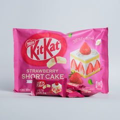 KitKat Mini Strawberry Short Cake